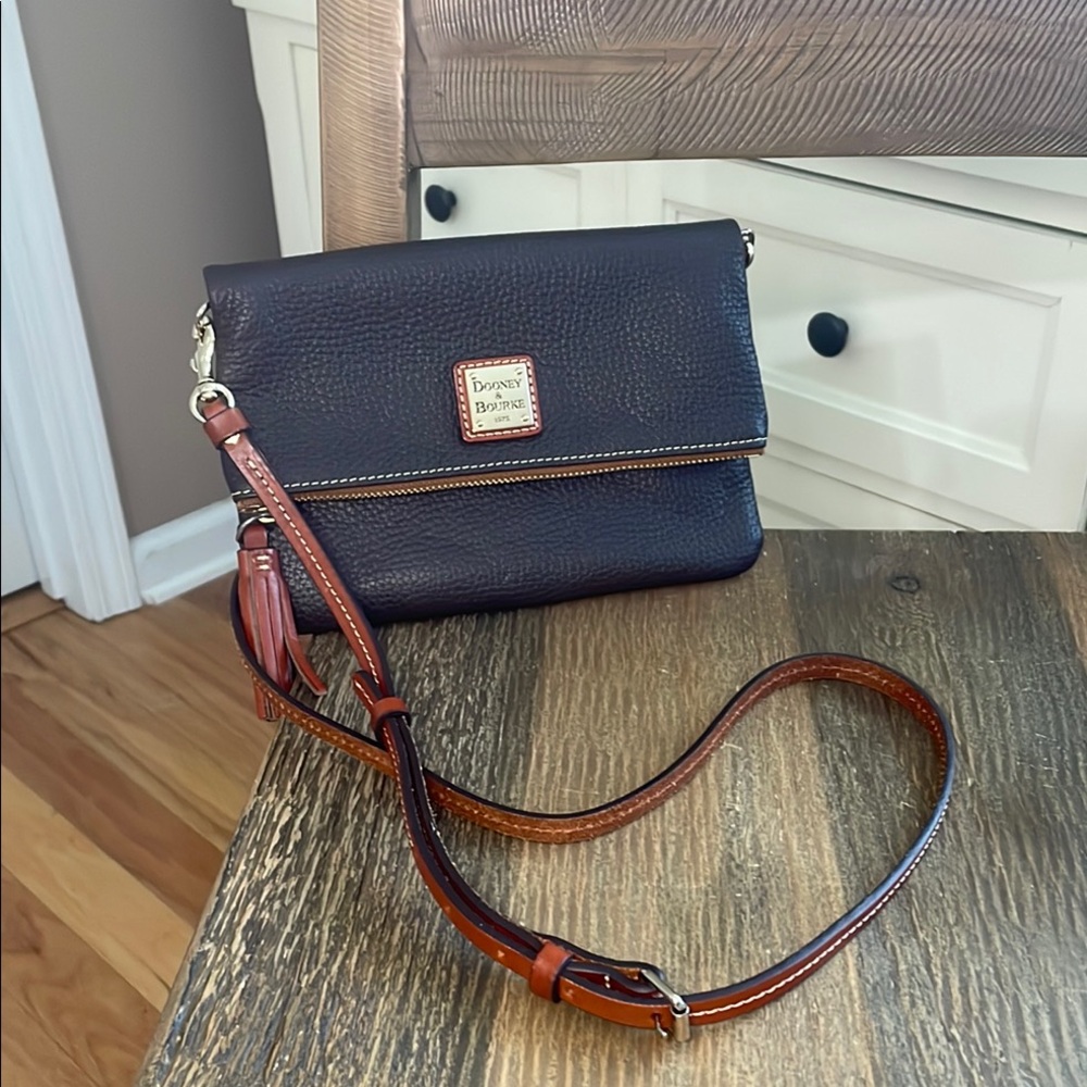 Dooney & Bourke Small Foldover Zip Crossbody in Pebble Grain Leather in Brown - Picture 2 of 16